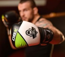 Boxerské rukavice DBX Bushido B-2 V6, 14 oz